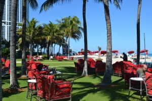 Restaurante Costa Grill é perfeito para um drink no fim do dia. Só senta se for hóspede ou sócio do Beach Club. Foto de Carla Guarilha